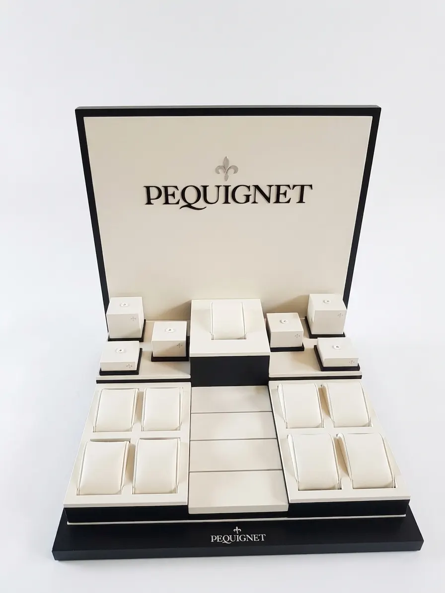 Espositore Pequignet bianco — Espositori per orologi, Cofipack Milano